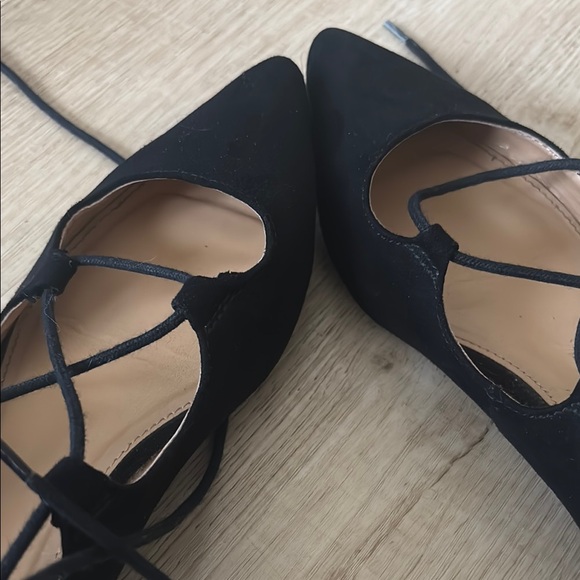 Beautiful EXPRESS Women's Black Lace-Up Ballet Flats - Picture 9 of 9